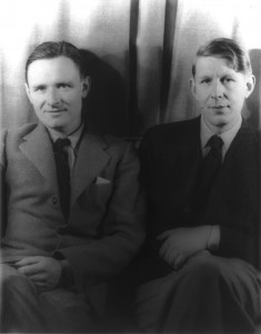 Auden (right) and Isherwood (left), photographed by Carl Van Vechtan in 1939 a few months after their arrival to the United States.